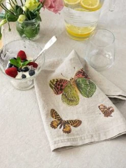 Oldenhof Flying Butterflies Servet 45 X 45 Cm Linnen 6 Stuks -Keuken Verkoop linoroom napkins butterflies vertical lr 5
